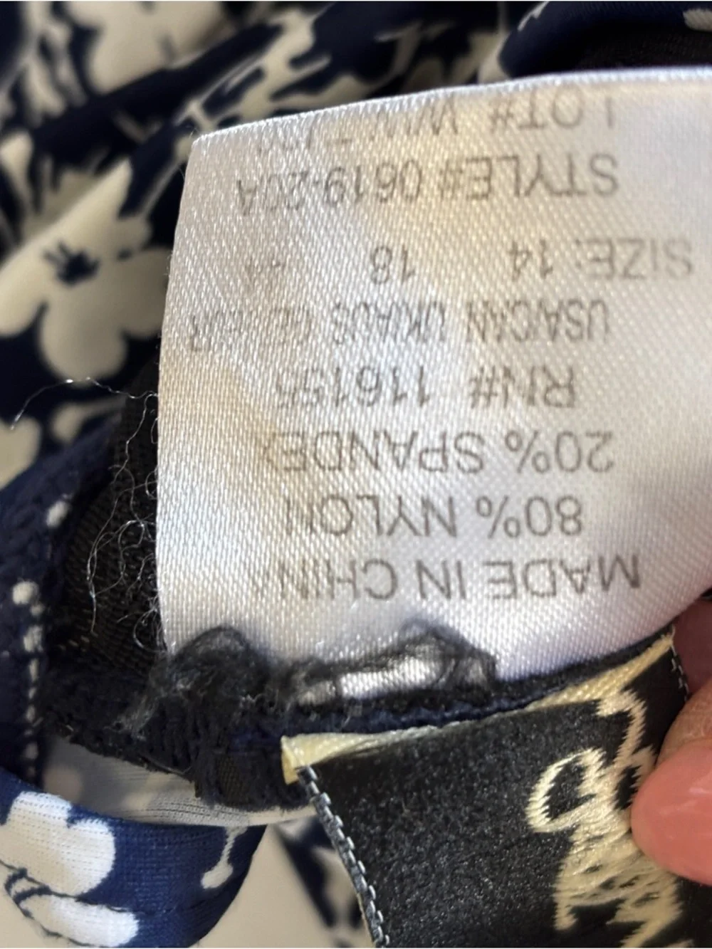 Alisha Levine 14 One Piece Navy & White Floral Skirted Swimsuit Underwire - Picture 9 of 9